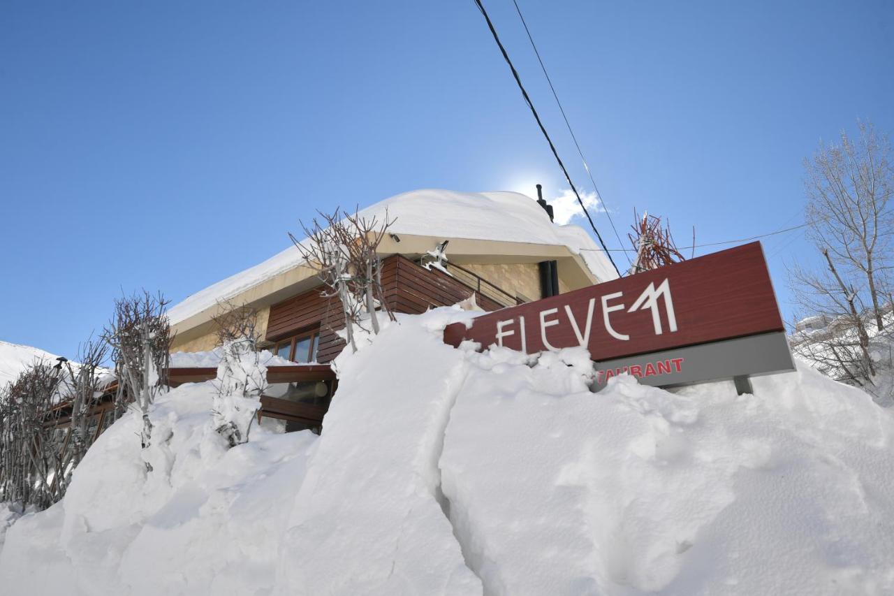 Eleven Hotel Mzaar Kfardebian Екстериор снимка